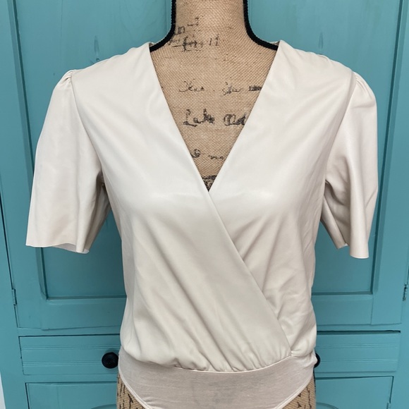 Lulus Faux Leather Short Sleeve Top. Size Small - Picture 2 of 8
